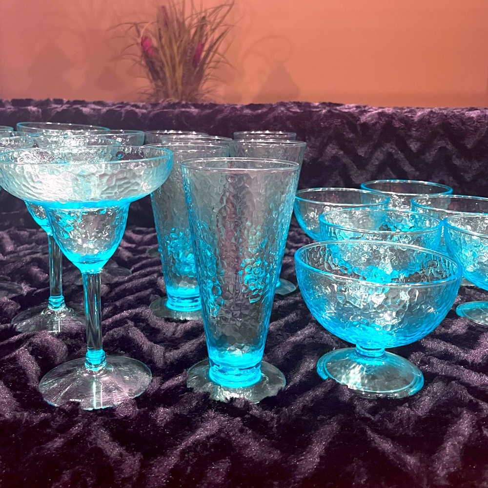 NWT 18PC SET TEAL ACRYLIC PATIO GLASSES/DESSERT SERVERS